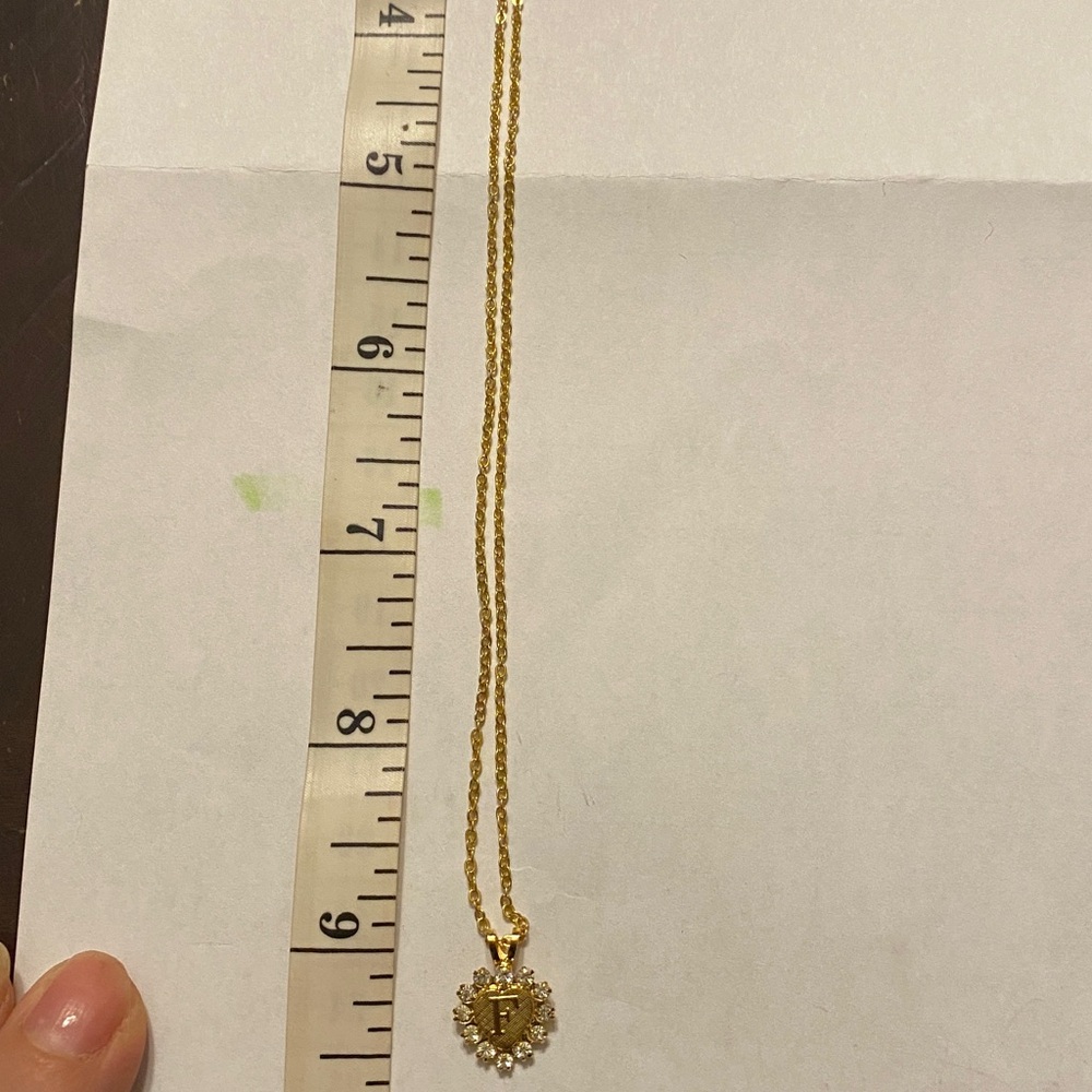 Vintage Gold tone Heart with letter F Pendant Necklace - Picture 6 of 7